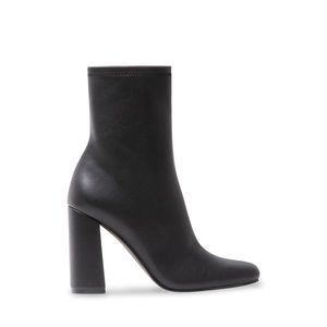 NWT Black Steve Madden Lynden Booties